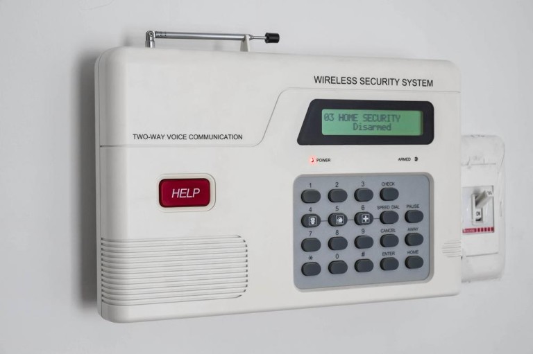 Comment choisir et installer un système d'alarme fiable à Richemont ?