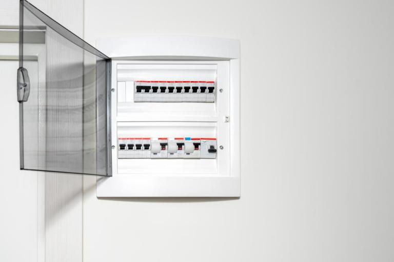 Mise aux normes électriques à Richemont, guide pratique